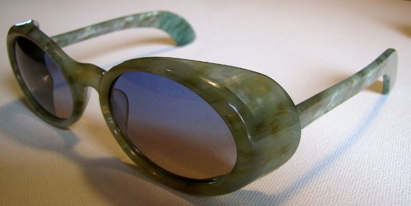 Morgenthal Frederics NY Sunglasses Handmade in France Green Tortoise with case